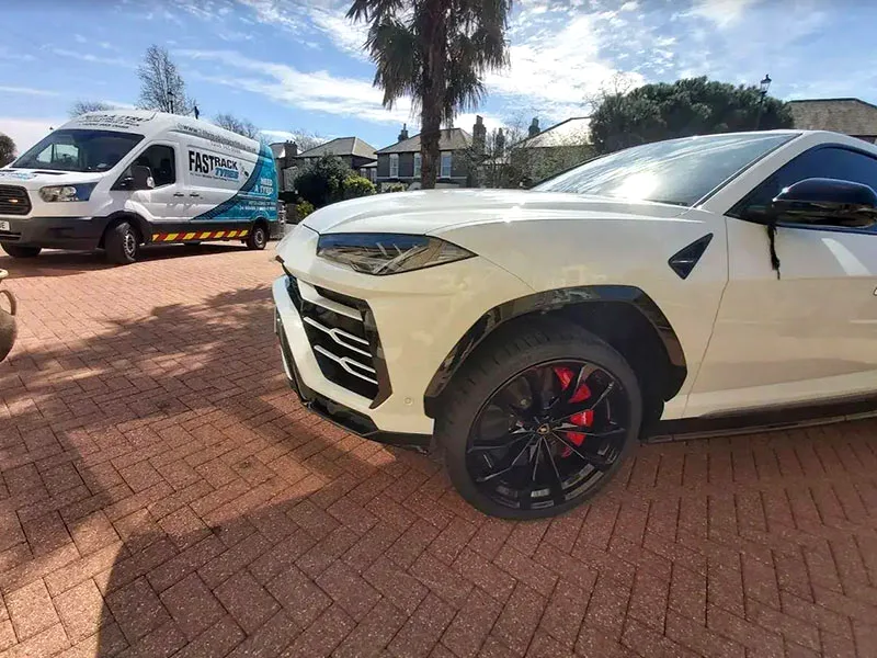 Luxury SUV tyre fitting in London