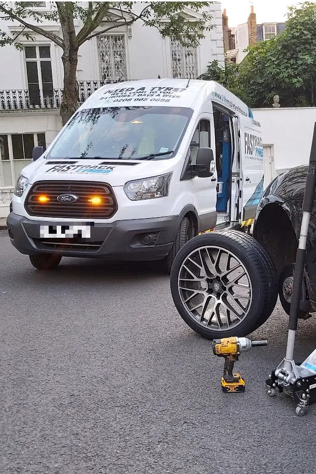 Mobile puncture repair with the Fastrack van